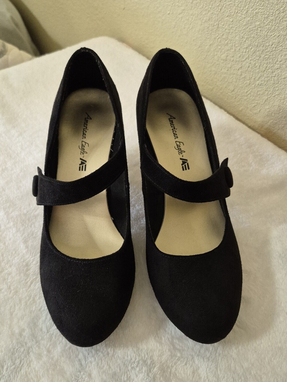 American Eagle Black Mary Jane Pumps
